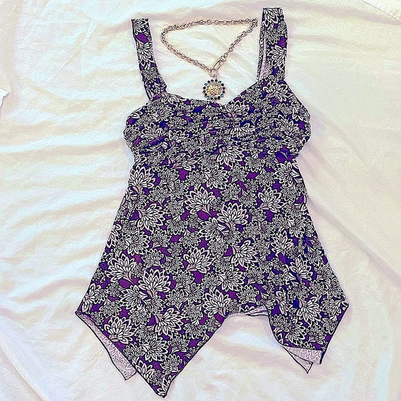 Iz Byer Tops - Floral babydoll handkerchief hem top S pink/brown